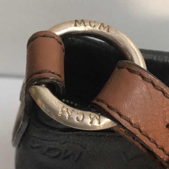 MCM (MICHEAL CROMER MUNCHEN) ITALIAN 100% LEATHER HOBO BAG WITH ADJUSTABLE STRAP - Picture 7 of 16